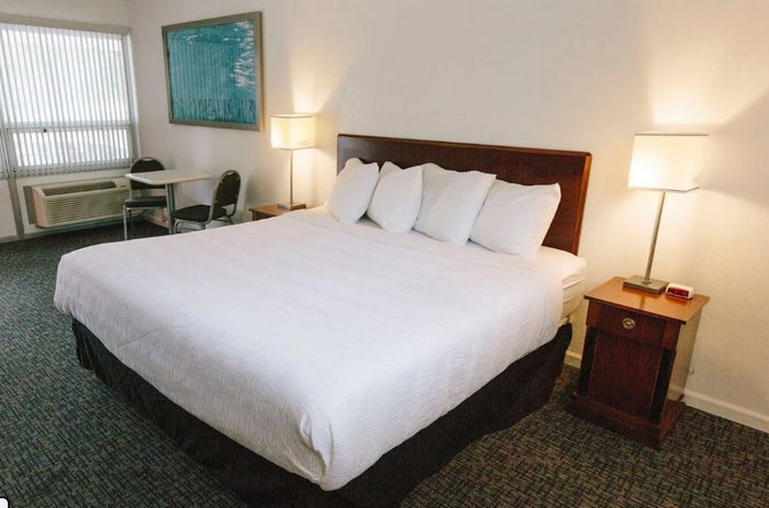 Grand Traverse Motel - From Web Listing (newer photo)